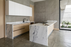 Cocina lineal con isla